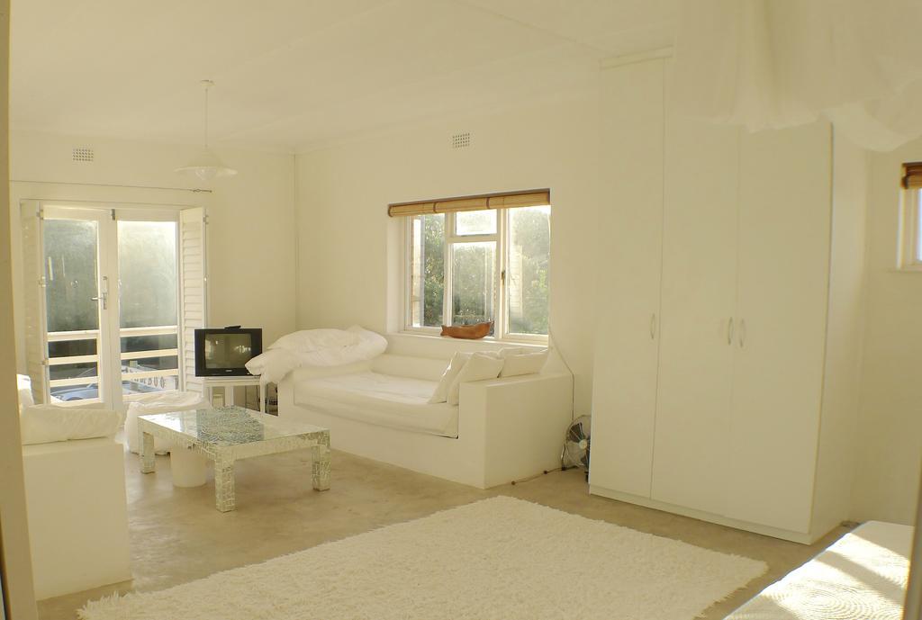 Отель Bamboo Beach Seaside House Херманус Экстерьер фото